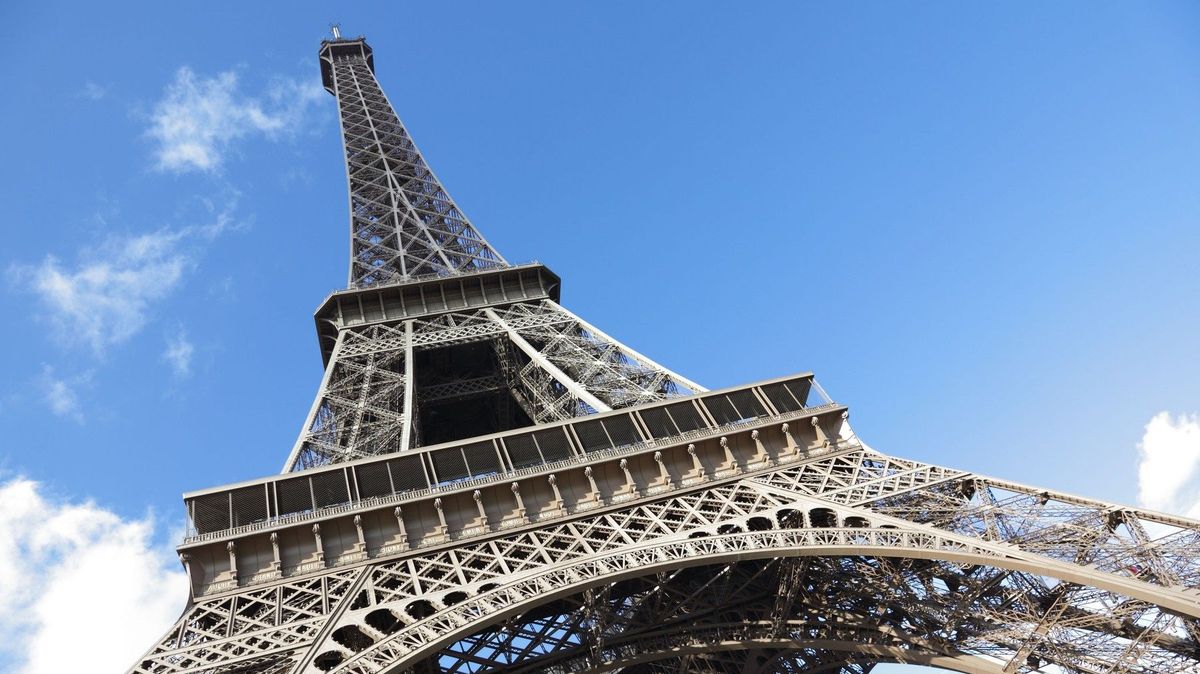 Zaměstnanci Eiffelovky stávkovali. Přesně v den stého výročí úmrtí jejího tvůrce